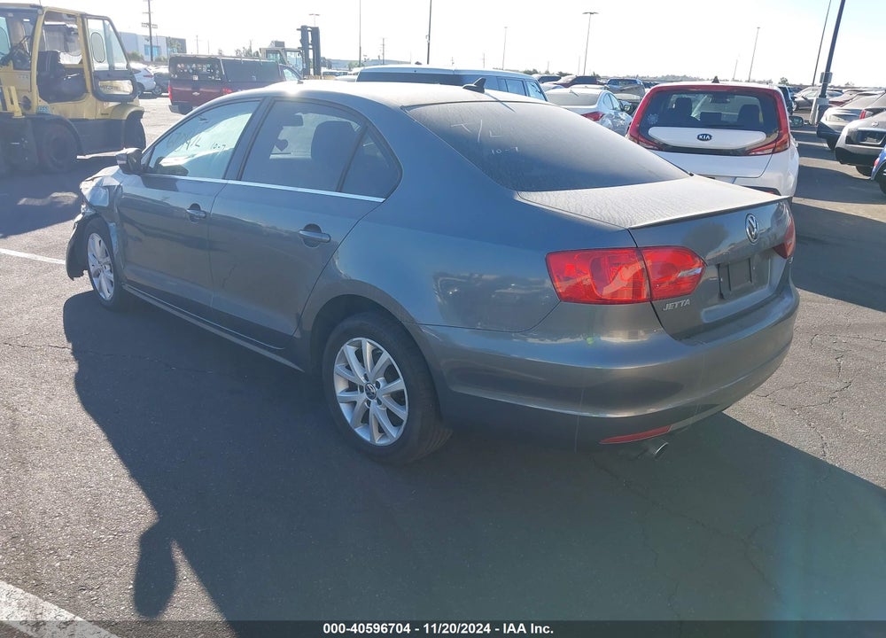 2014 VOLKSWAGEN JETTA 1.8T SE VIN: 3VWD17AJ2EM214049