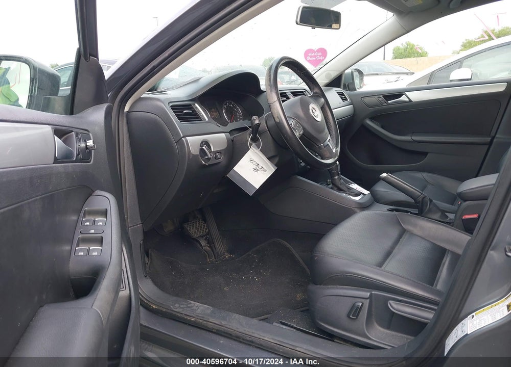 2014 VOLKSWAGEN JETTA 1.8T SE VIN: 3VWD17AJ2EM214049