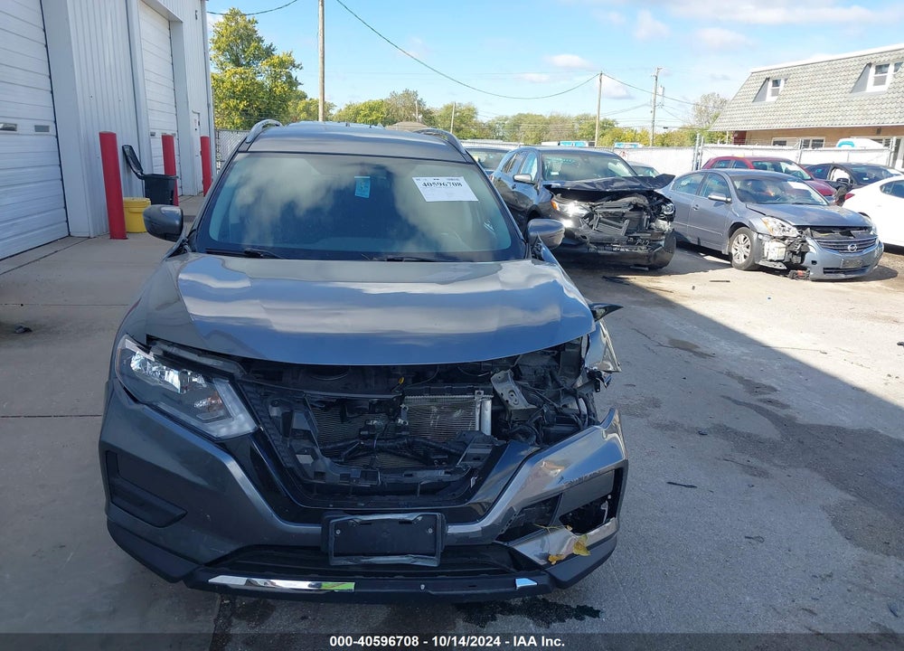 2018 NISSAN ROGUE SV VIN: 5N1AT2MT8JC815425