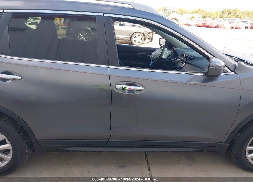 2018 NISSAN ROGUE SV VIN: 5N1AT2MT8JC815425