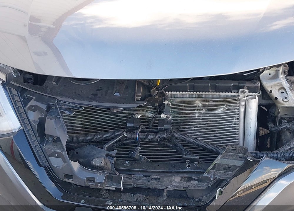 2018 NISSAN ROGUE SV VIN: 5N1AT2MT8JC815425