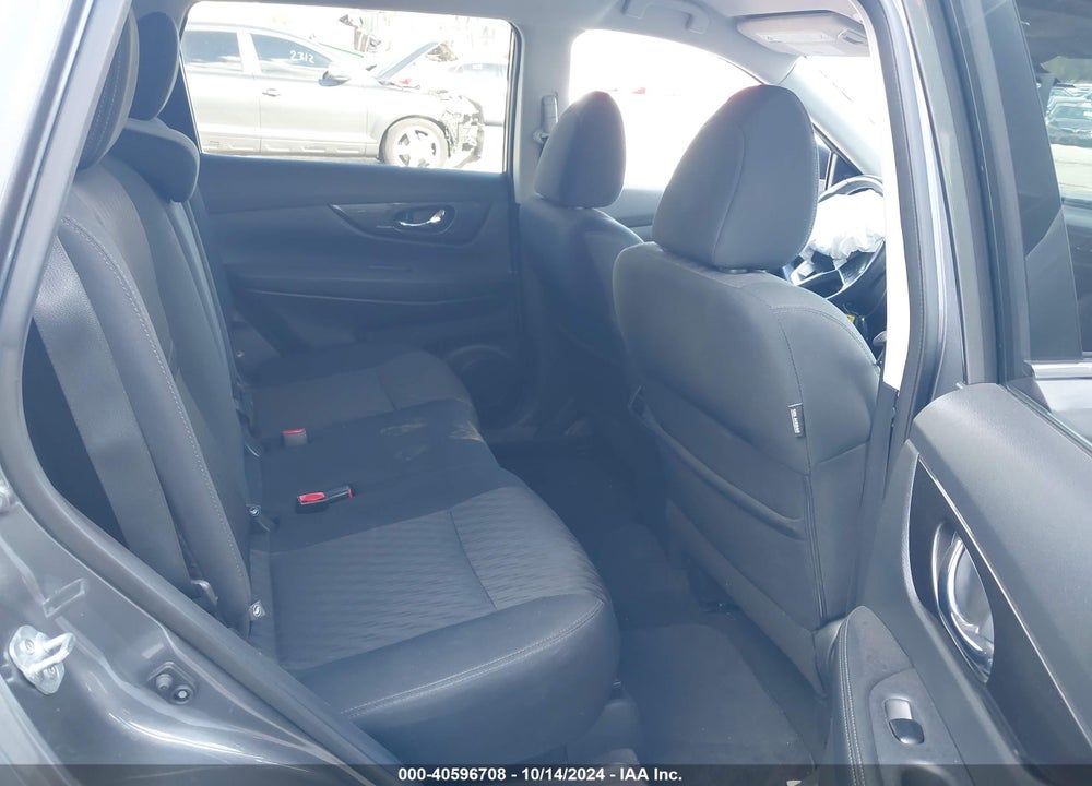 2018 NISSAN ROGUE SV VIN: 5N1AT2MT8JC815425