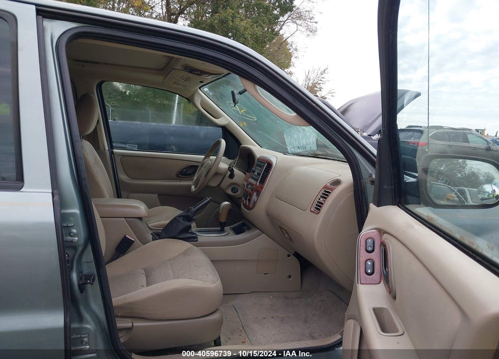 2005 FORD ESCAPE XLT VIN: 1FMYU03155KB07306