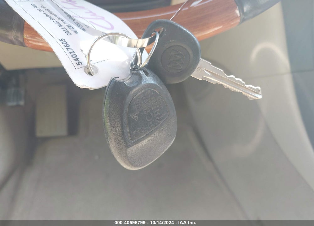2011 BUICK ENCLAVE 2XL VIN: 5GAKRCED3BJ381935