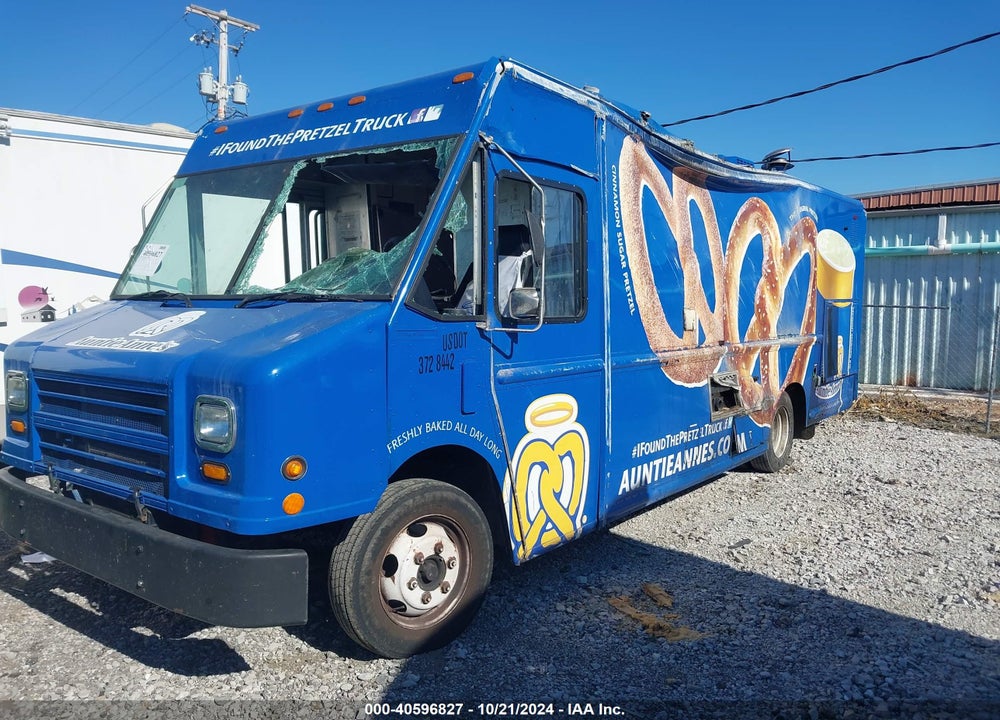 2004 FREIGHTLINER CHASSIS M LINE WALK-IN VAN VIN: 4UZAANBW14CN09675