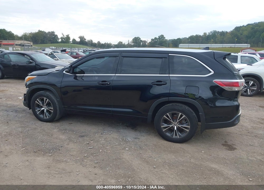 2016 TOYOTA HIGHLANDER XLE V6 VIN: 5TDJKRFH2GS236172