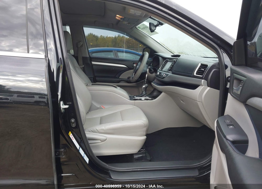 2016 TOYOTA HIGHLANDER XLE V6 VIN: 5TDJKRFH2GS236172