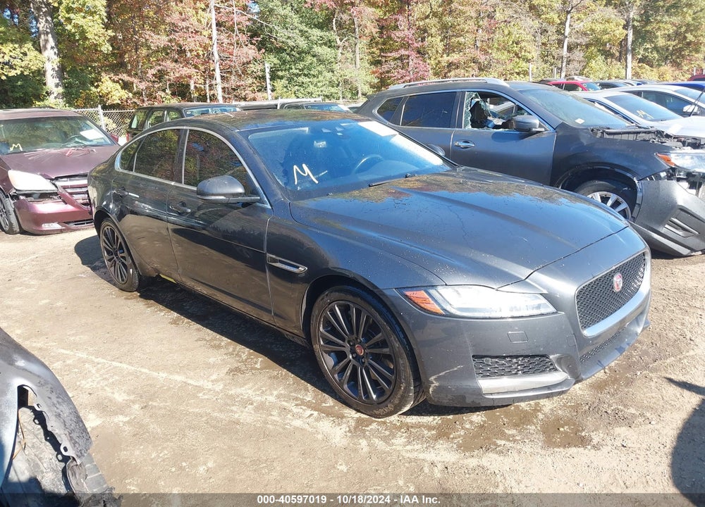 2016 JAGUAR XF 35T PRESTIGE VIN: SAJBK4BV3GCY15077