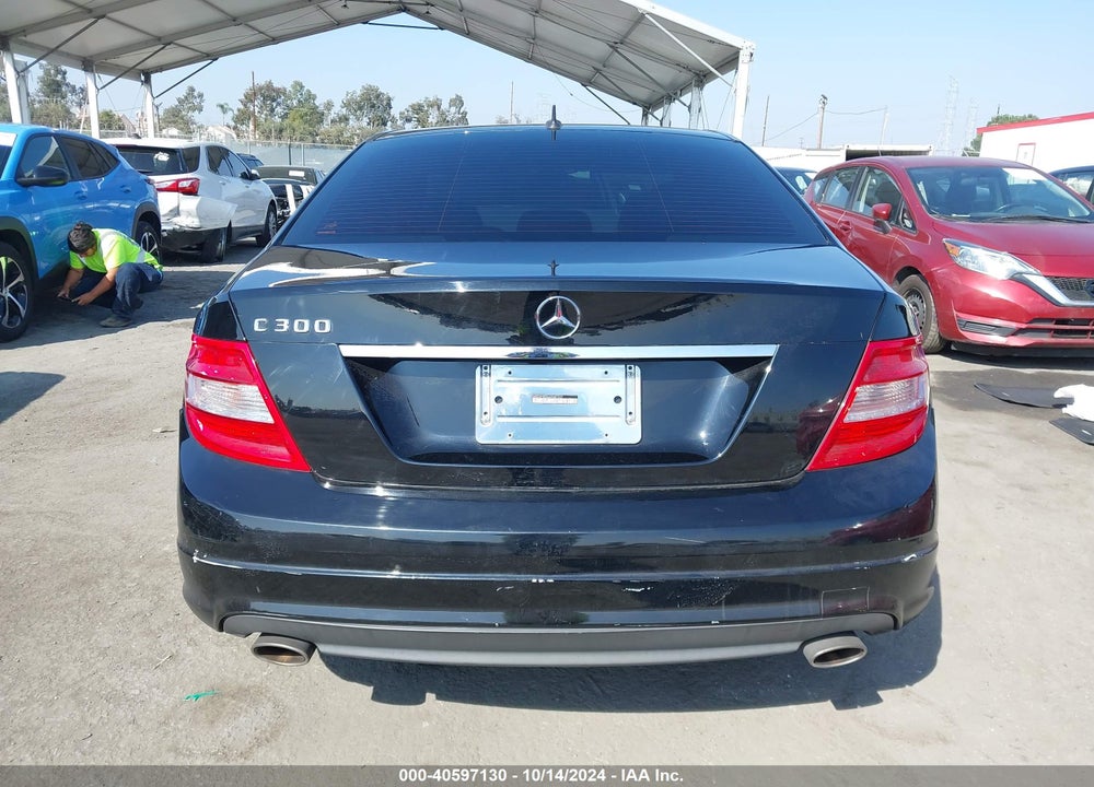 2010 MERCEDES-BENZ C 300 LUXURY/SPORT VIN: WDDGF5EB0AR087227
