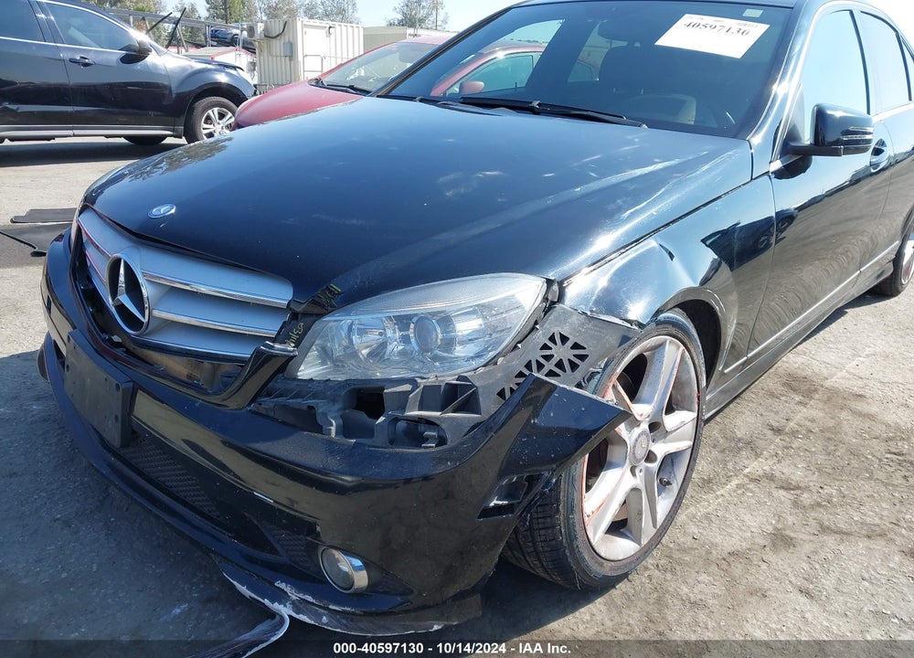 2010 MERCEDES-BENZ C 300 LUXURY/SPORT VIN: WDDGF5EB0AR087227