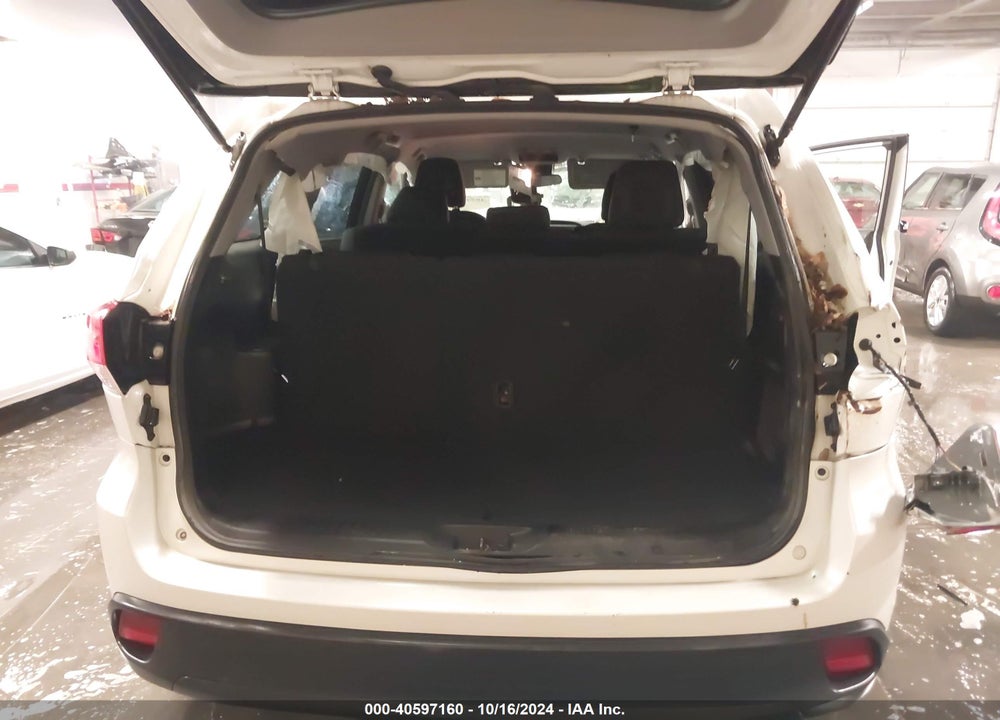 2019 TOYOTA HIGHLANDER LE VIN: 5TDZZRFH5KS303774