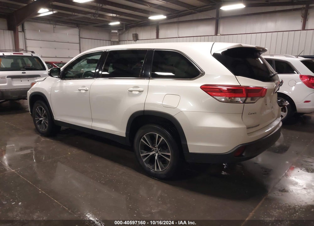 2019 TOYOTA HIGHLANDER LE VIN: 5TDZZRFH5KS303774