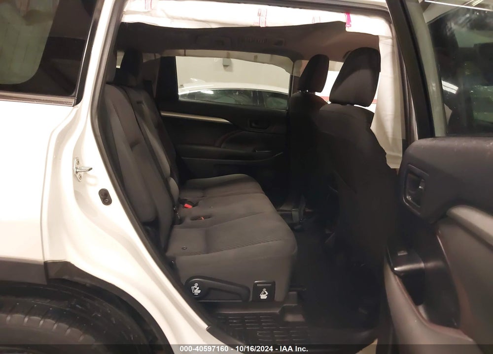 2019 TOYOTA HIGHLANDER LE VIN: 5TDZZRFH5KS303774