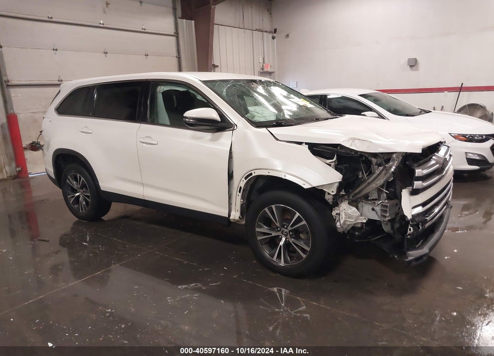 2019 TOYOTA HIGHLANDER LE VIN: 5TDZZRFH5KS303774