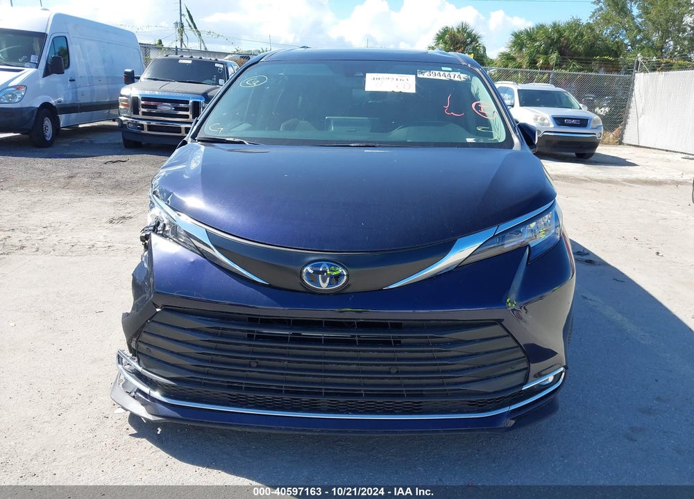 2023 TOYOTA SIENNA XLE VIN: 5TDYRKEC6PS163718