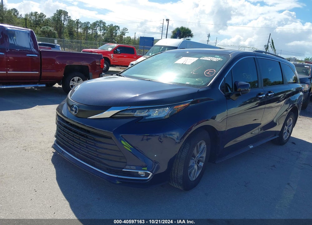 2023 TOYOTA SIENNA XLE VIN: 5TDYRKEC6PS163718