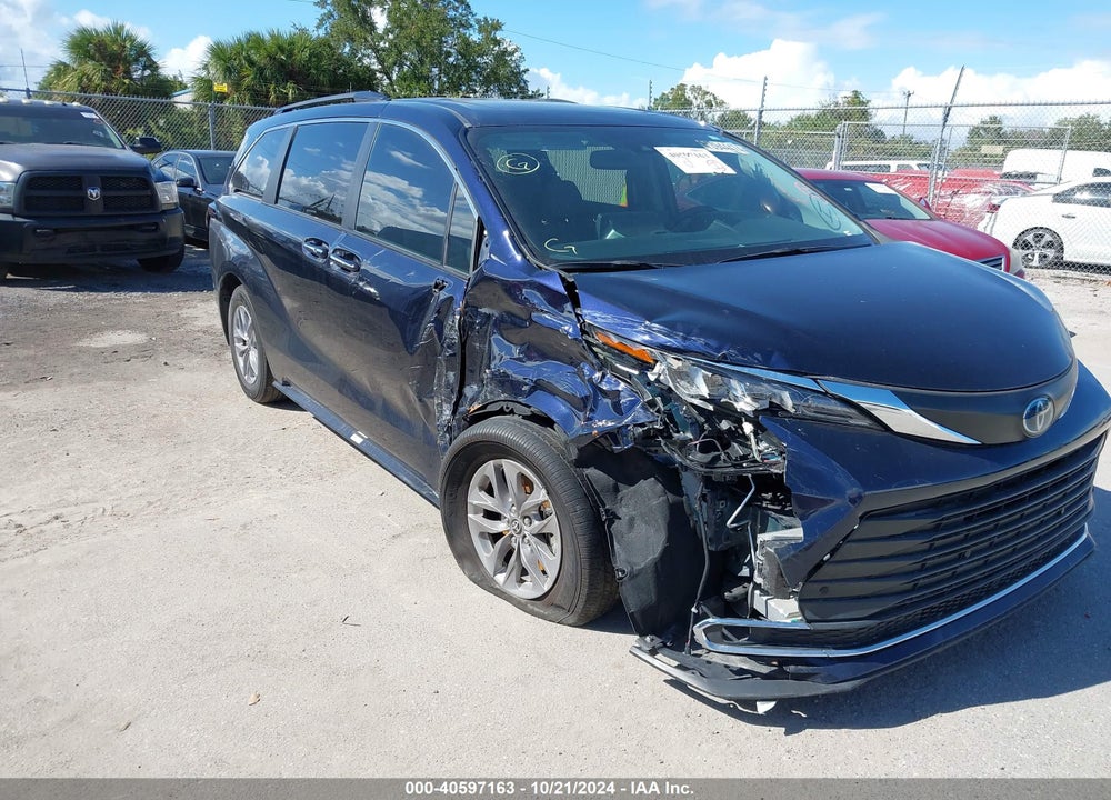 2023 TOYOTA SIENNA XLE VIN: 5TDYRKEC6PS163718