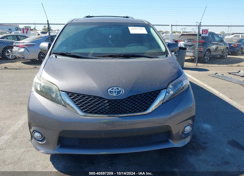 2013 TOYOTA SIENNA SE 8 PASSENGER VIN: 5TDXK3DC5DS310226