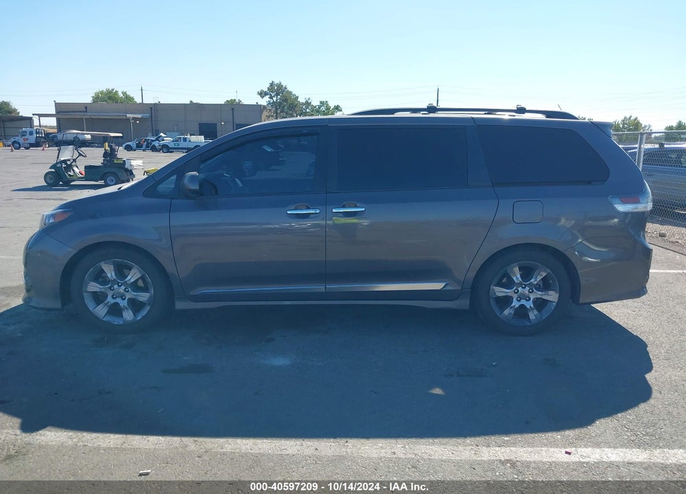 2013 TOYOTA SIENNA SE 8 PASSENGER VIN: 5TDXK3DC5DS310226