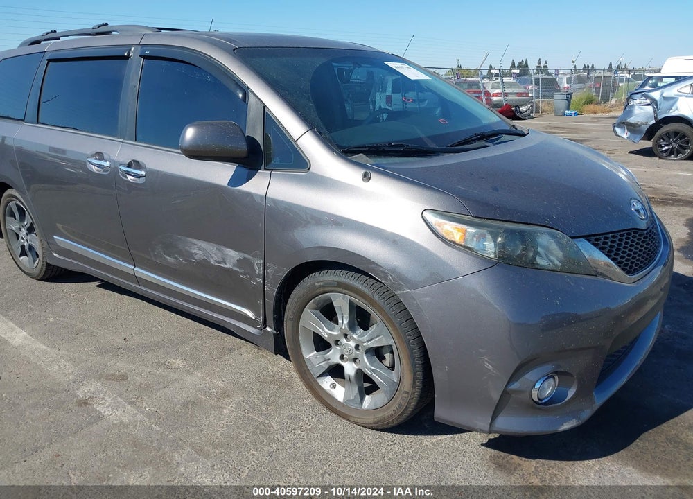 2013 TOYOTA SIENNA SE 8 PASSENGER VIN: 5TDXK3DC5DS310226