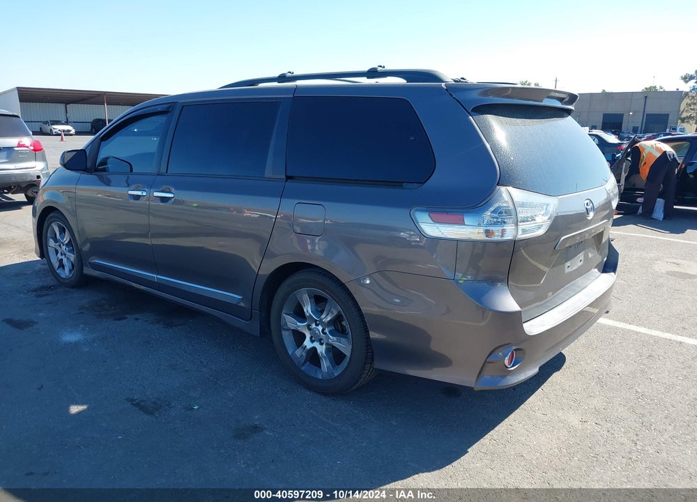 2013 TOYOTA SIENNA SE 8 PASSENGER VIN: 5TDXK3DC5DS310226