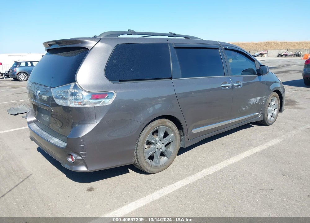 2013 TOYOTA SIENNA SE 8 PASSENGER VIN: 5TDXK3DC5DS310226