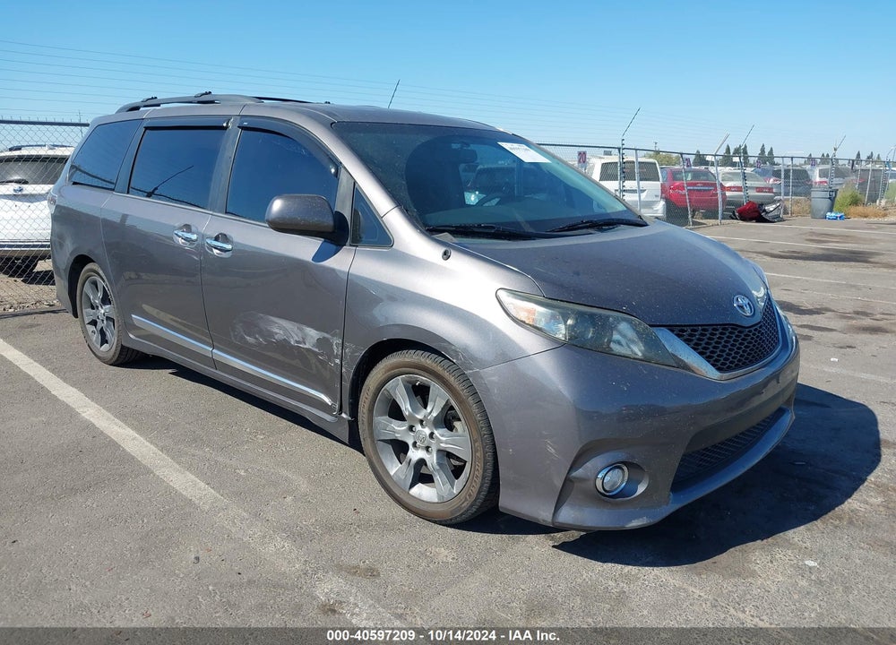 2013 TOYOTA SIENNA SE 8 PASSENGER VIN: 5TDXK3DC5DS310226