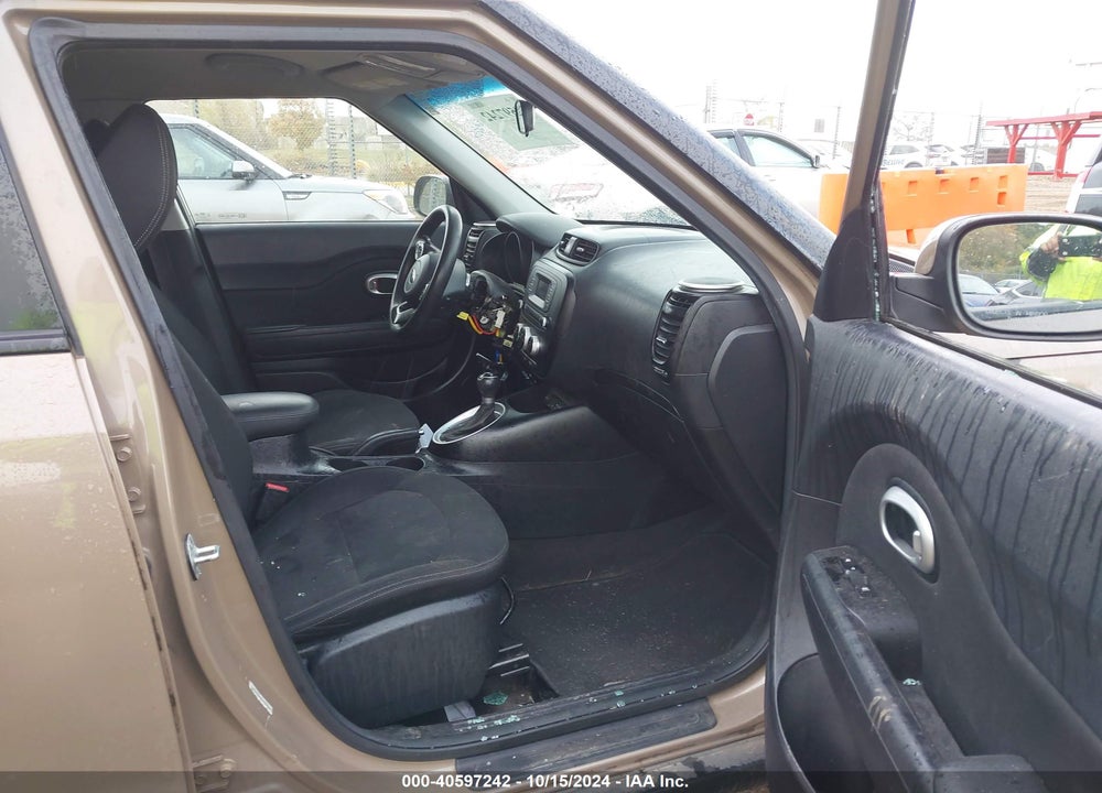 2014 KIA SOUL VIN: KNDJN2A29E7070287