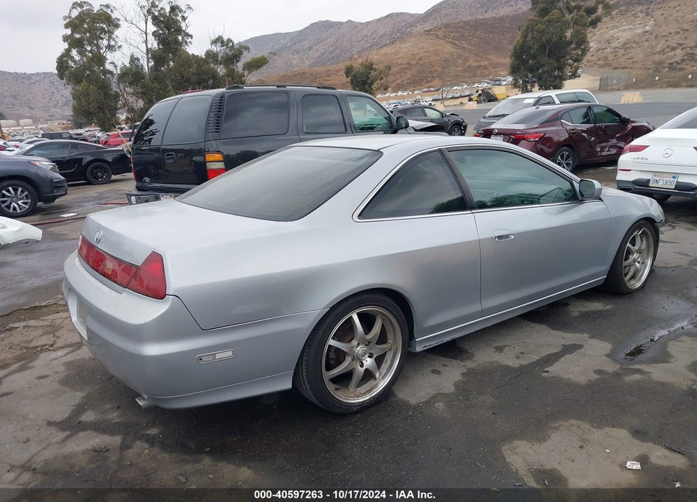 2001 HONDA ACCORD 3.0 EX VIN: 1HGCG22581A034231