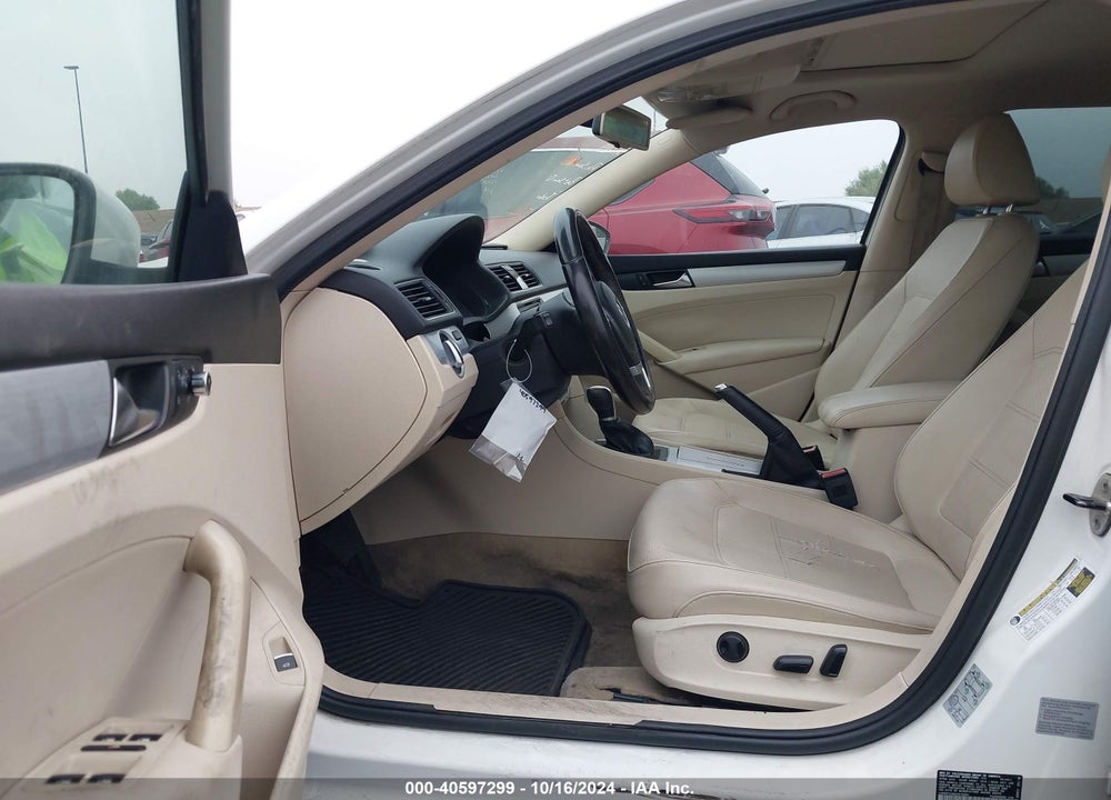 2012 VOLKSWAGEN PASSAT 2.5L SE VIN: 1VWBP7A36CC010294