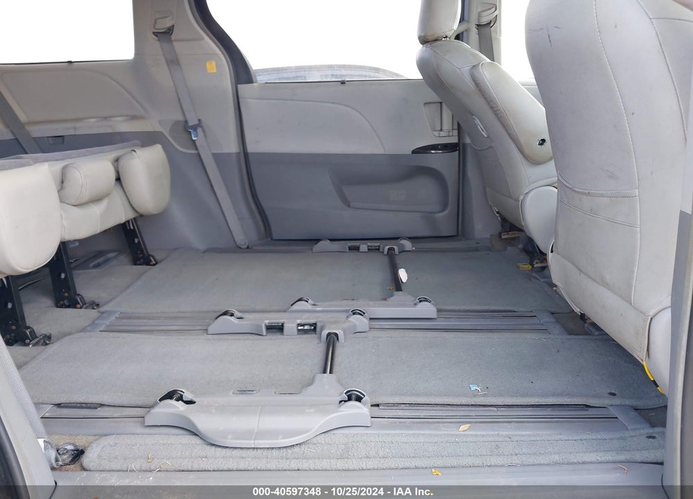 2012 TOYOTA SIENNA LE V6 8 PASSENGER VIN: 5TDKK3DC8CS251018