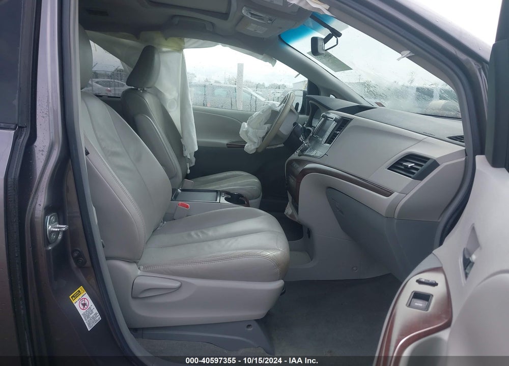 2011 TOYOTA SIENNA XLE V6 VIN: 5TDYK3DC6BS146468