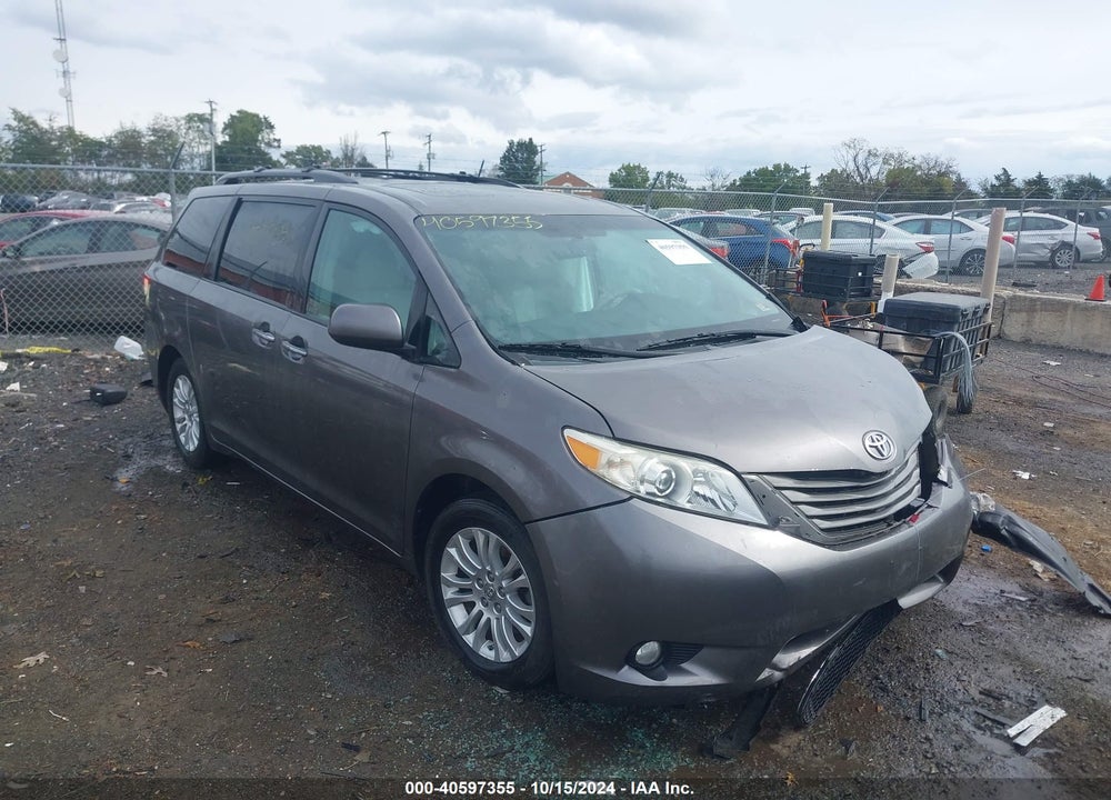 2011 TOYOTA SIENNA XLE V6 VIN: 5TDYK3DC6BS146468