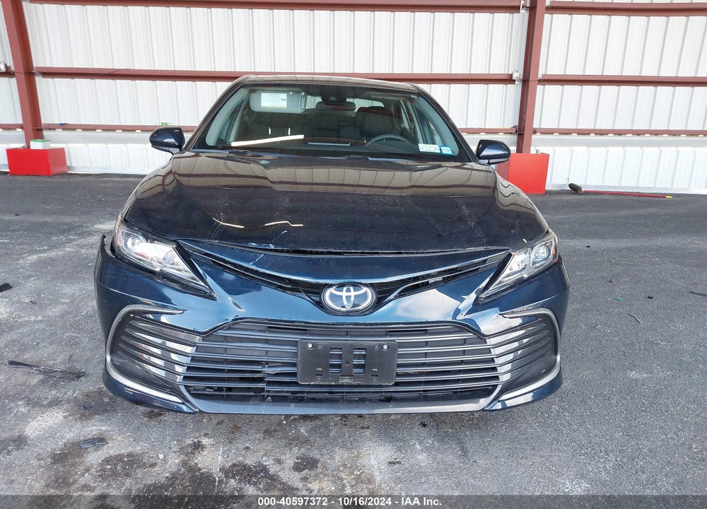 2021 TOYOTA CAMRY LE VIN: 4T1C11AK8MU556776