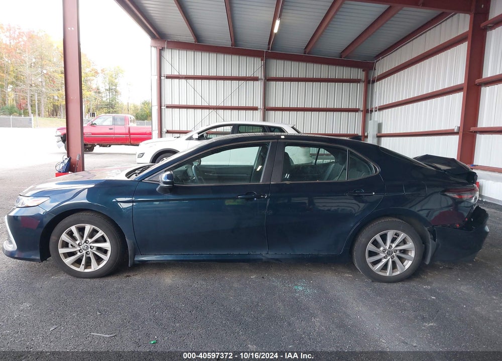 2021 TOYOTA CAMRY LE VIN: 4T1C11AK8MU556776