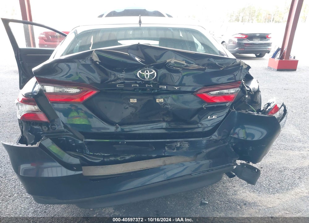 2021 TOYOTA CAMRY LE VIN: 4T1C11AK8MU556776