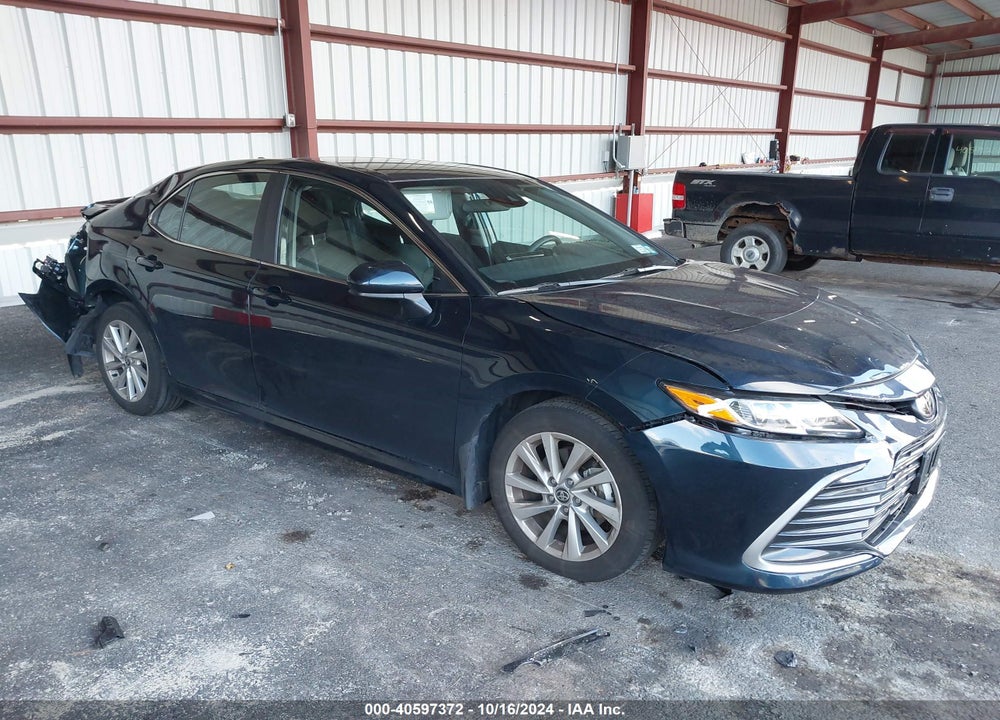 2021 TOYOTA CAMRY LE VIN: 4T1C11AK8MU556776