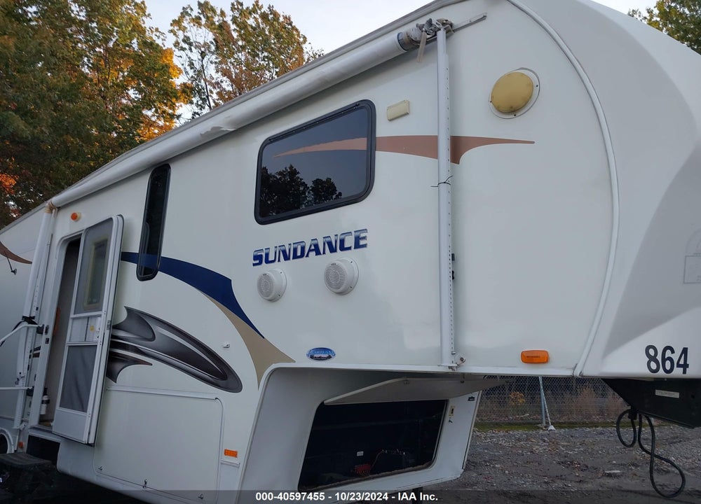 2011 HEARTLAND SUNDANCE 3100ES VIN: 5SFSG3125BE218170