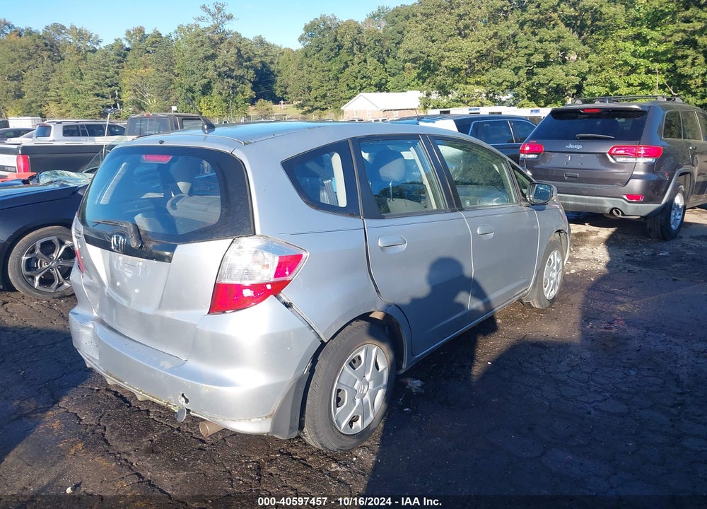 2013 HONDA FIT VIN: JHMGE8H30DC083168