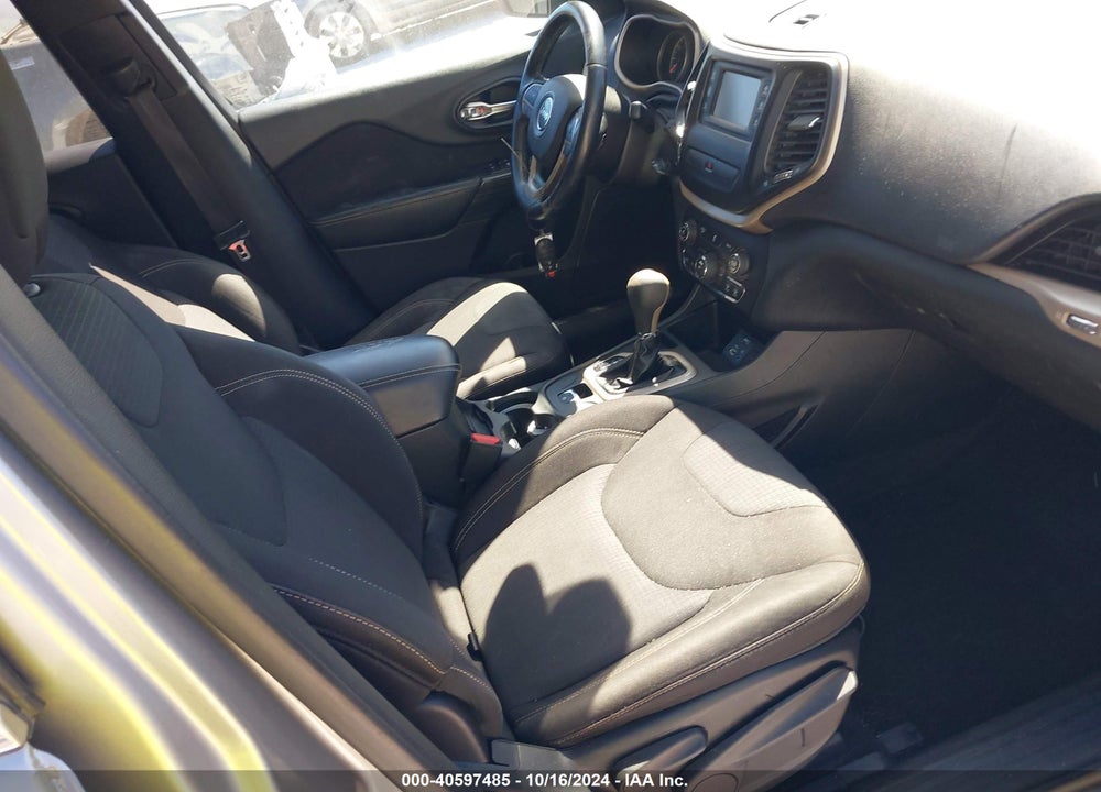 2015 JEEP CHEROKEE LATITUDE VIN: 1C4PJLCB6FW721505