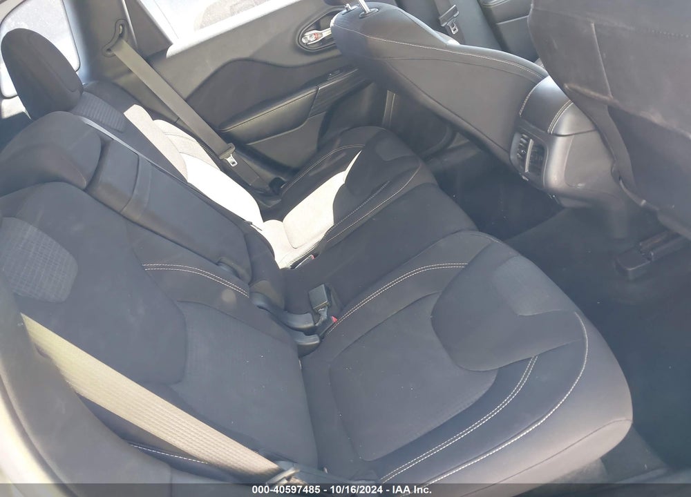 2015 JEEP CHEROKEE LATITUDE VIN: 1C4PJLCB6FW721505
