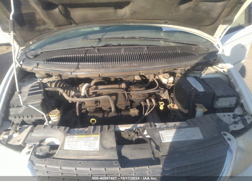 2005 CHRYSLER TOWN & COUNTRY LIMITED VIN: 2C8GP64L45R562996