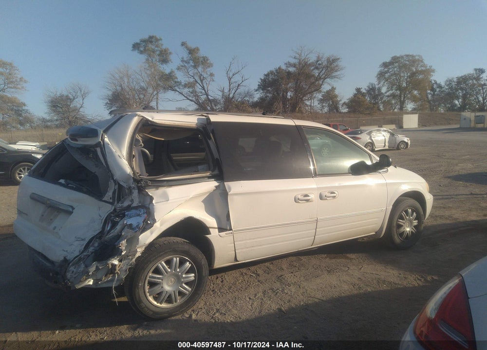2005 CHRYSLER TOWN & COUNTRY LIMITED VIN: 2C8GP64L45R562996