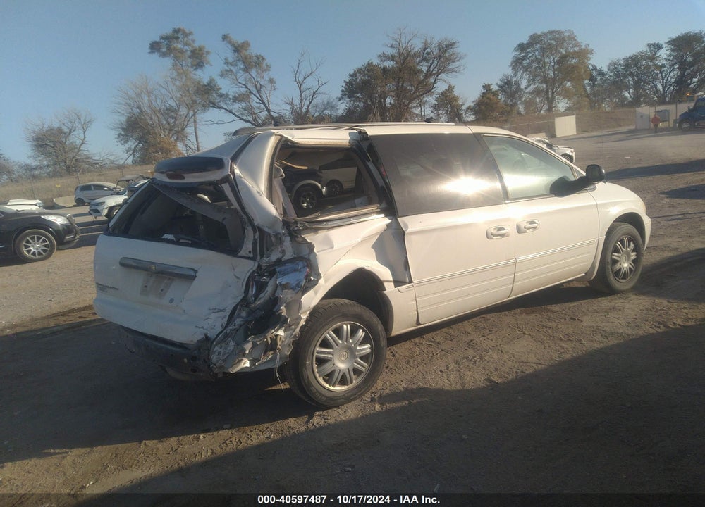 2005 CHRYSLER TOWN & COUNTRY LIMITED VIN: 2C8GP64L45R562996