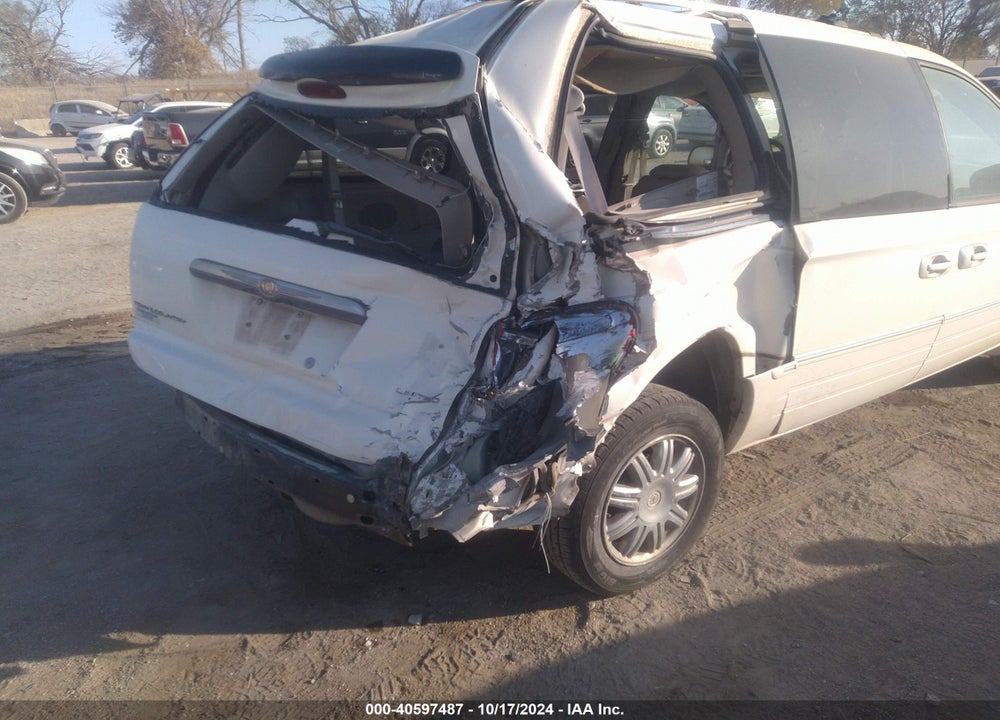 2005 CHRYSLER TOWN & COUNTRY LIMITED VIN: 2C8GP64L45R562996