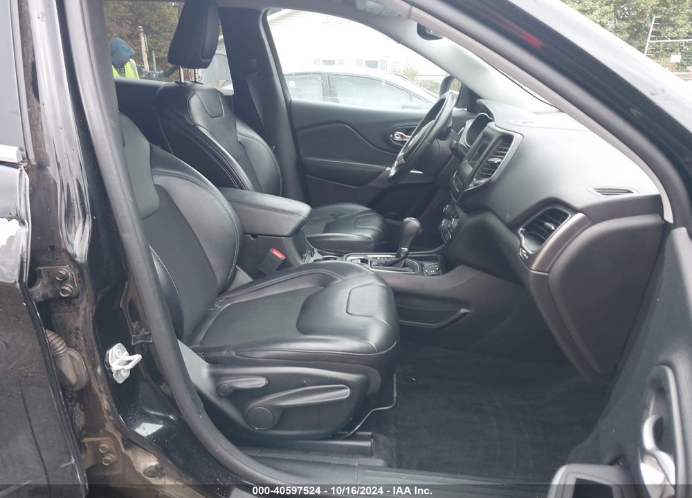 2019 JEEP CHEROKEE LATITUDE PLUS FWD VIN: 1C4PJLLB2KD123319