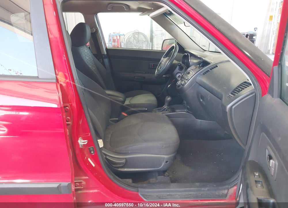 2011 KIA SOUL VIN: KNDJT2A28B7300726