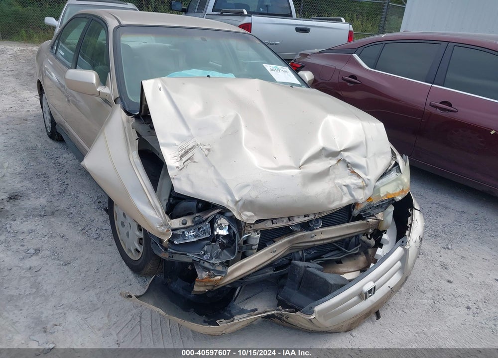 2001 HONDA ACCORD 2.3 LX VIN: 1HGCG56411A066098