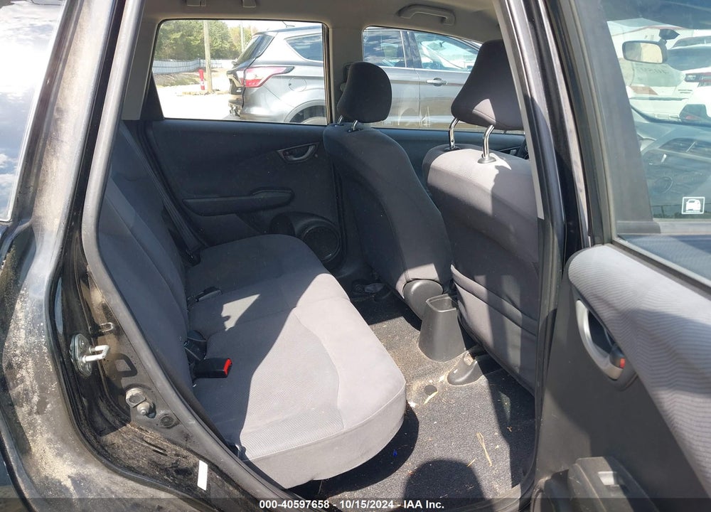 2011 HONDA FIT VIN: JHMGE8H35BS004306