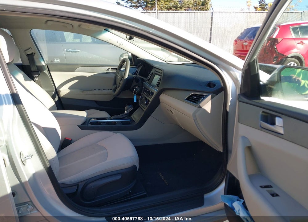 2017 HYUNDAI SONATA SE VIN: 5NPE24AF2HH466196